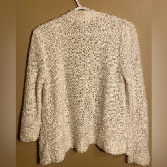 White cardigan great for winter - Picture 2 of 2